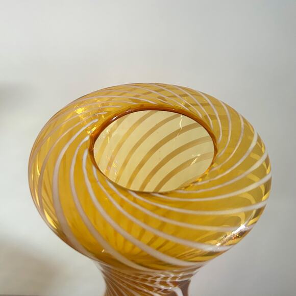VNTG MCM Hand Crafted White/Amber Spiral Glass Hourglass Shaped Jar Style Vase - Picture 4 of 9